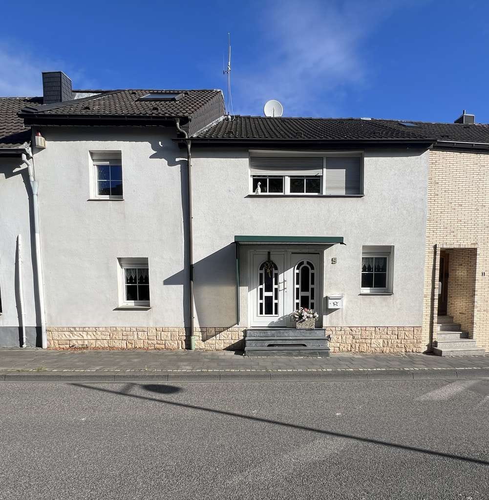 Immobilie in Eschweiler - Charmantes Reihenmittelhaus mit viel Potential und großzügigem Garten in Eschweiler - Nothberg - Bild 0