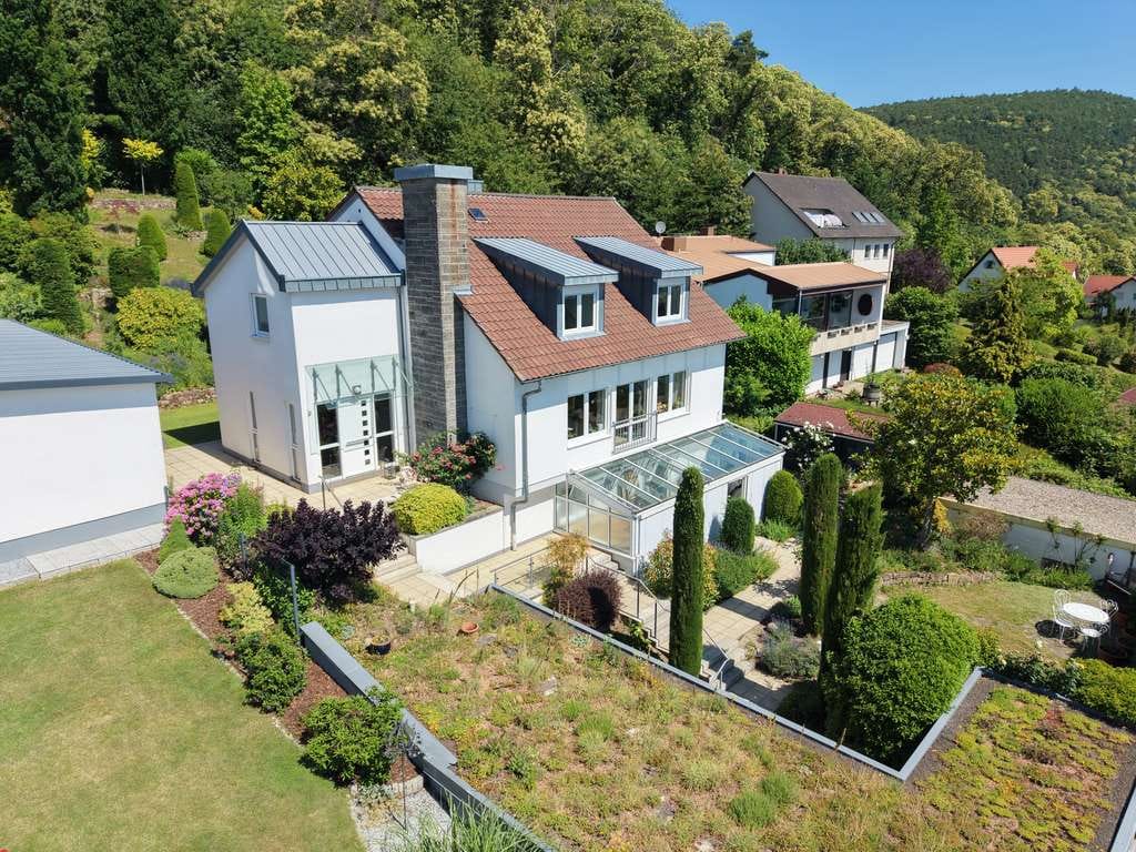 Immobilie in Frankweiler - Logenplatz über der Rheinebene – Exklusives Einfamilienhaus auf dem Balkon der Südpfalz - Bild 0