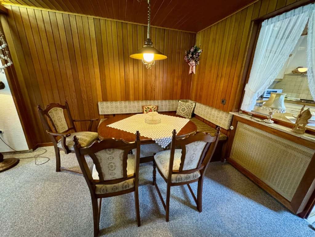 Immobilie in Niederzier - Einfamilienhaus mit großzügigem Westgrundstück und separatem Garagenareal - Bild 4