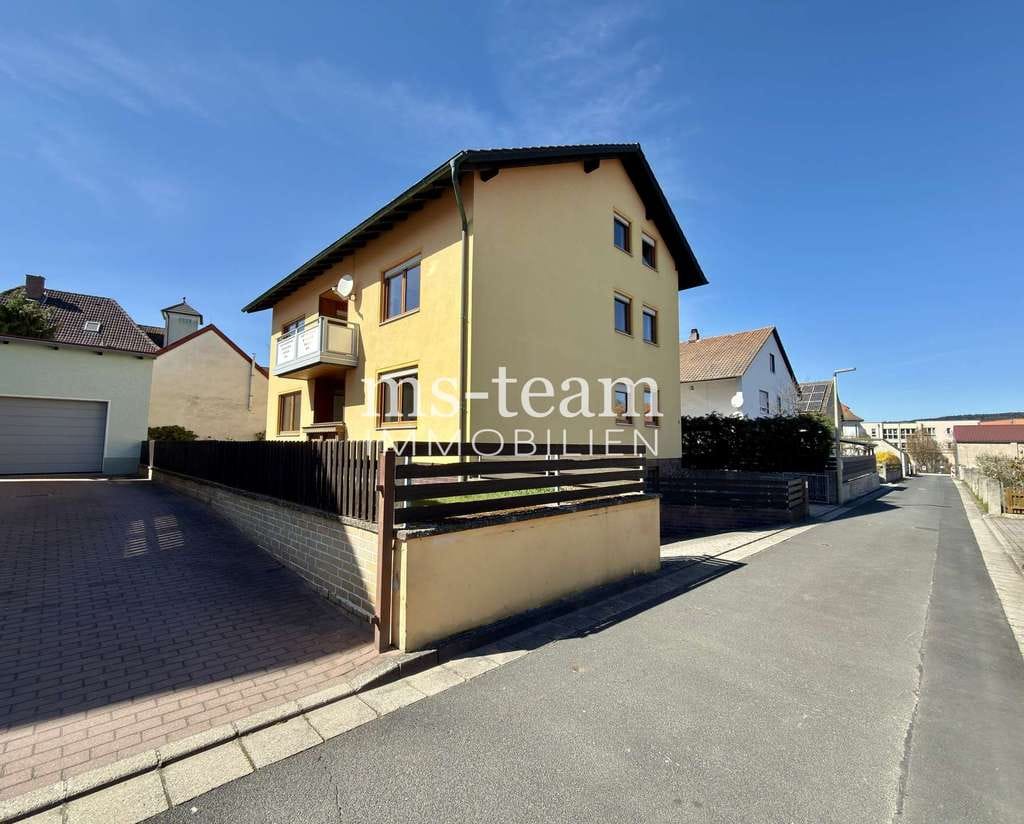 Immobilie in Schnaittenbach - Großzügiges, gut instandgehaltenes Zweifamilienhaus in ruhiger Lage - Bild 0