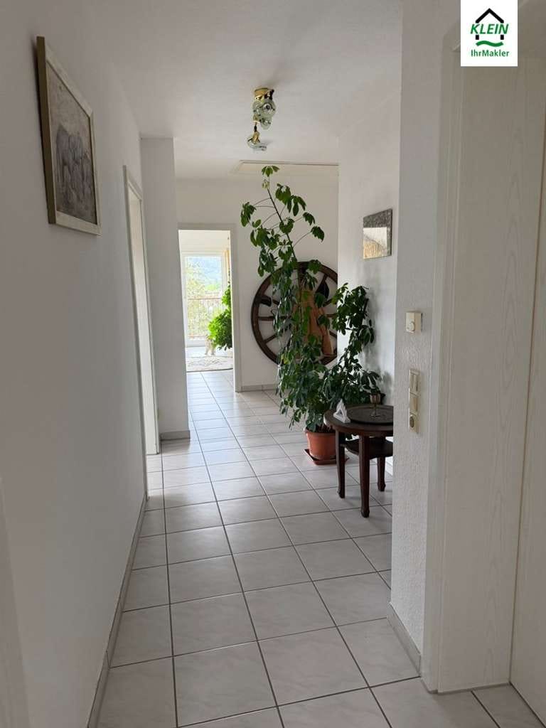 Immobilie in Rheinbreitbach - Ruhige 3 Zimmer Wohnung mit traumhaften Blick ins Grüne - Bild 2