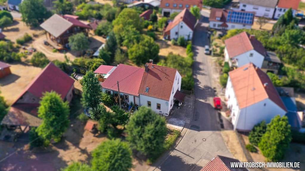 Immobilie in Hilst - Kaufen, Einziehen, Losleben - EFH mit Terrasse, Garten und modernem Innenleben - Bild 2