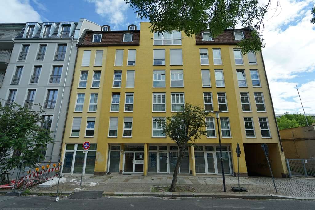 Immobilie in Dresden - Barrierefreie Zwei-Raum-Wohnung mit TG-Stellplatz - Bild 1