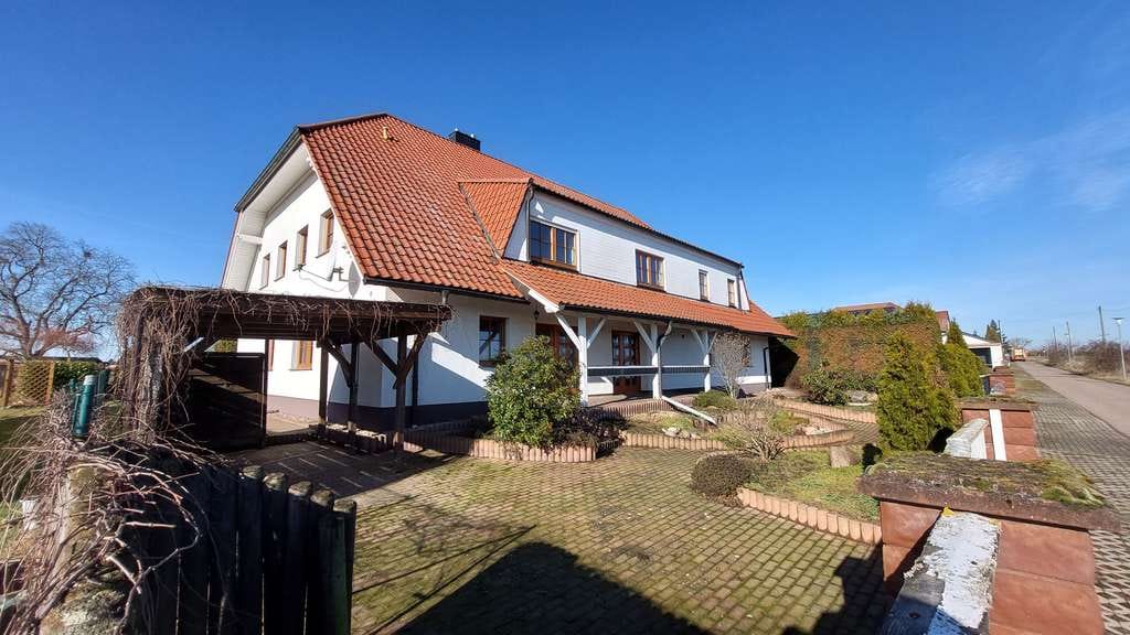 Immobilie in Landsberg - Ganz viel Platz mit Blick ins Grüne für 2 Familien in 06188 Landsberg OT Oppin - Bild 0