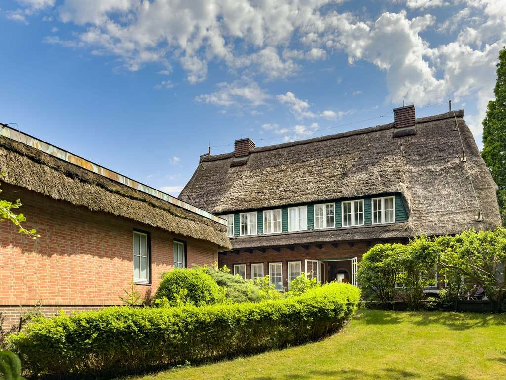 Immobilie in Hohenwestedt - Unikat unter Reet - wunderschöner Backsteinbau mit diversen Nutzungsoptionen - Bild 1