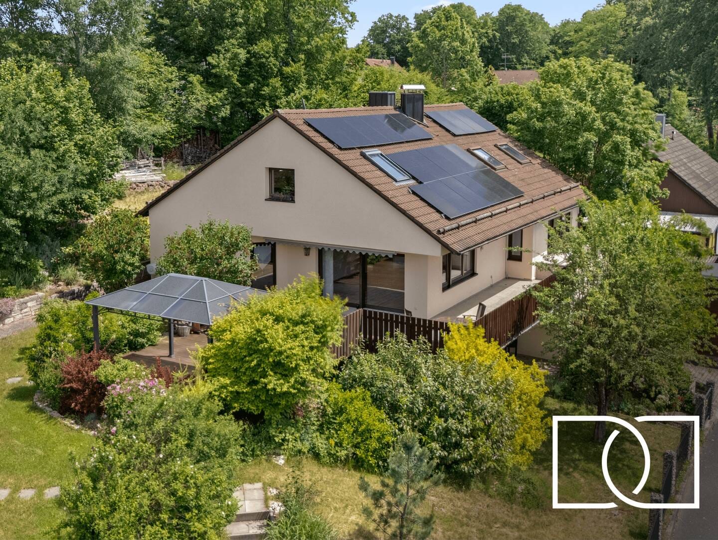 Immobilie in Obertrubach - Raumwunder! Modernisiertes Einfamilienhaus mit Einliegerwohnung in naturnaher Lage - Bild 0