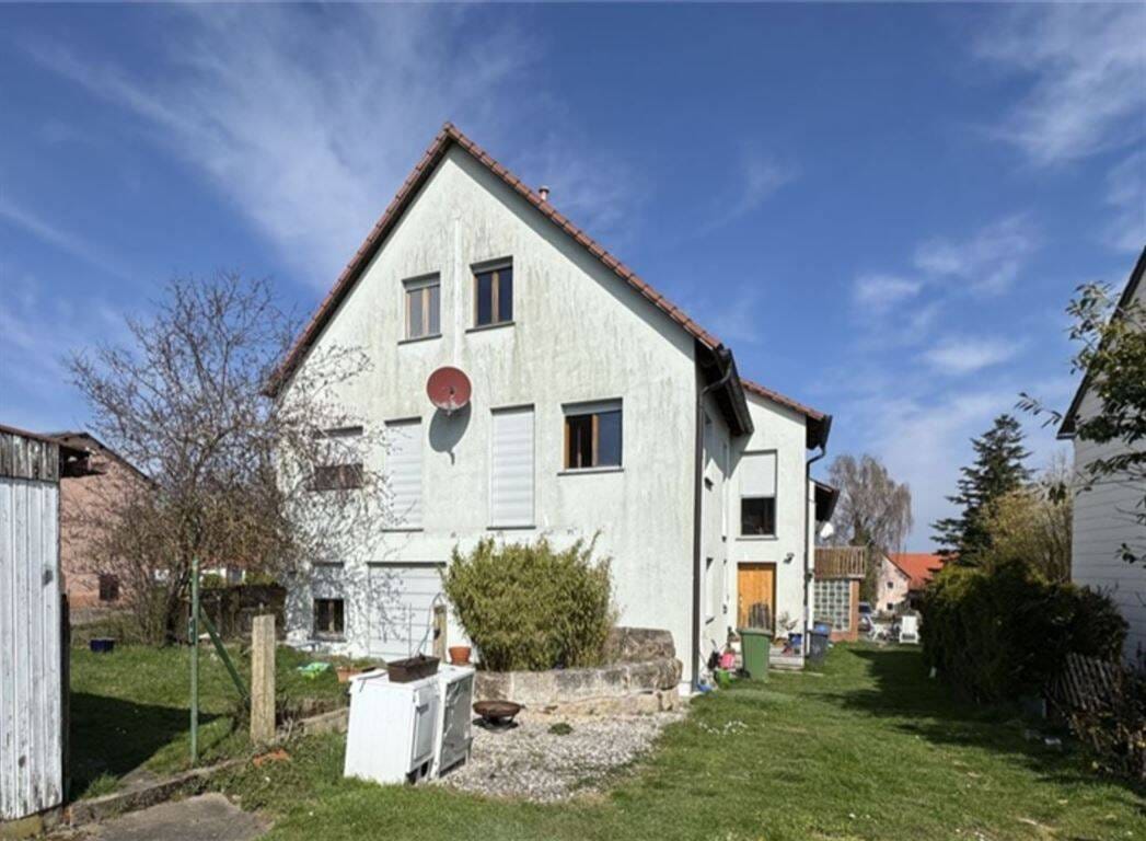 Immobilie in Ansbach - Charmantes Anwesen mit zwei Häusern und großem Grundstück - Raum für Generationen & Ideen - Bild 0