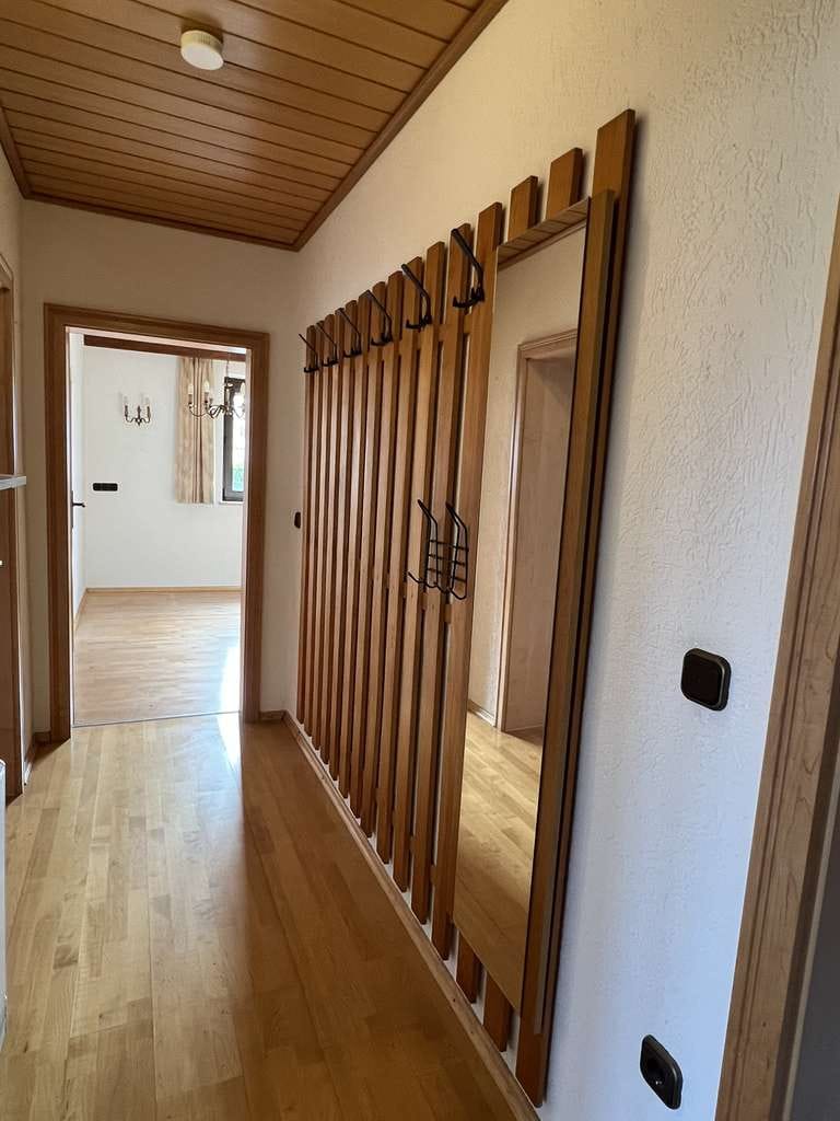 Immobilie in Gablingen - Modernisiertes, zweistöckiges EFH mit 2 WE auf ca. 611m² GF im Landkreis Augsburg! - Bild 2