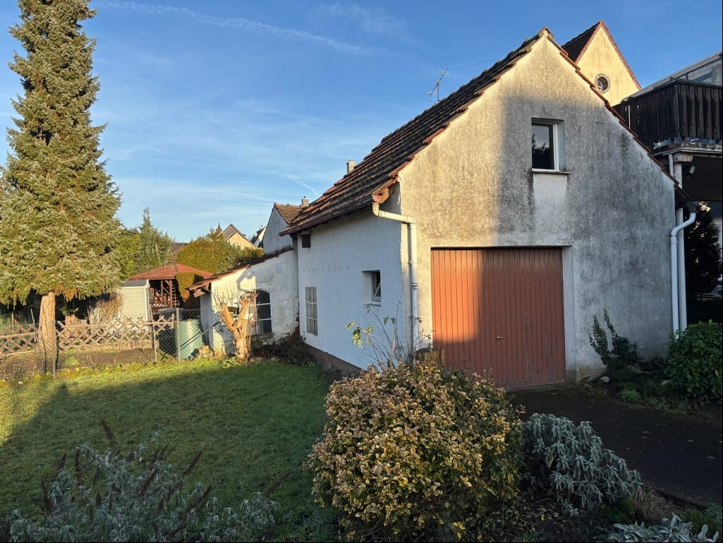 Immobilie in Goldbach - Freistehend mit Renovierungsbedarf! - Bild 2