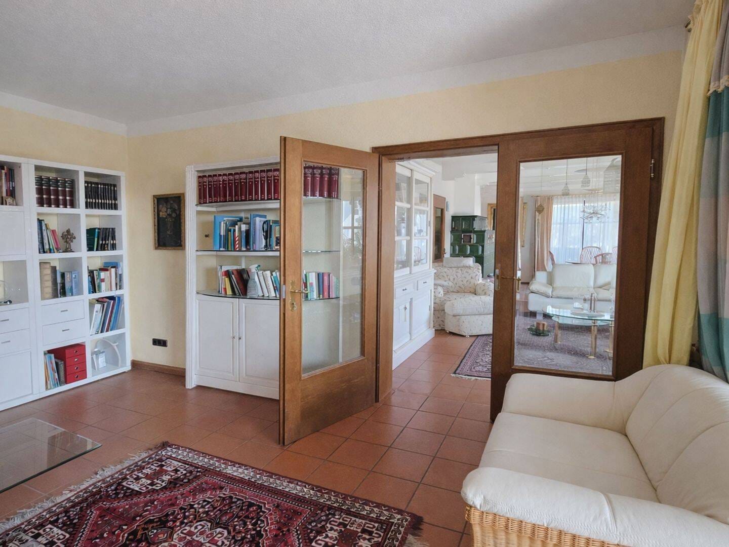 Immobilie in Kastl - Landhausvilla mit Charakter - viel Raum für neue Lebenskonzepte mit schöner Einliegerwohnung - Bild 4