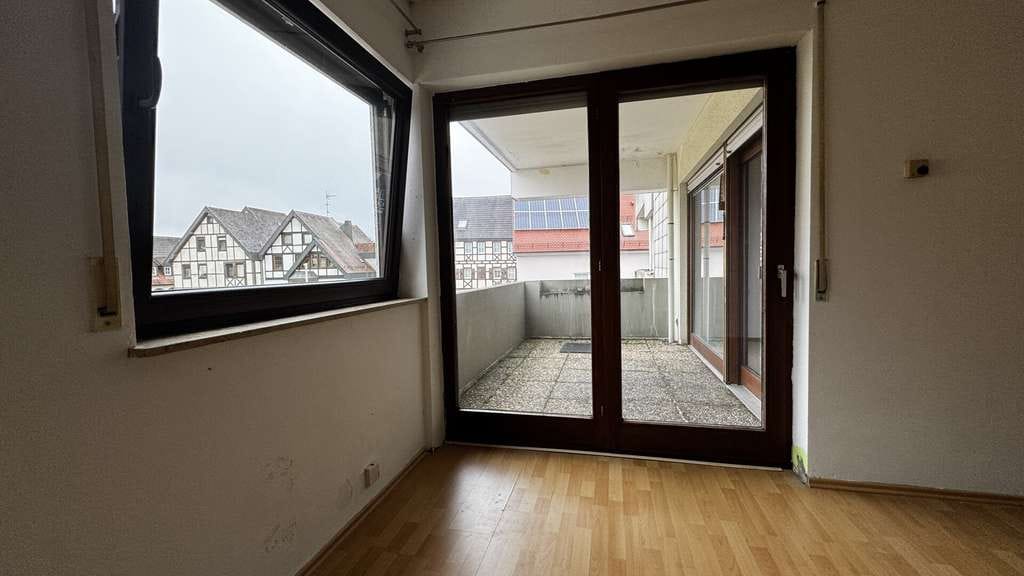 Immobilie in Schrozberg - LEBENSPULS MARKTPLATZ: IHR NEUES ZUHAUSE MIT WEITBLICK UND KOMFORT - Bild 1