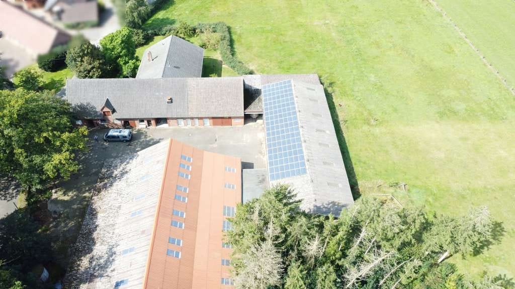 Immobilie in Diepenau - Wohnen, wo Pferde sich wohlfühlen - mit Reithalle und großzügigen Weideflächen - Bild 1