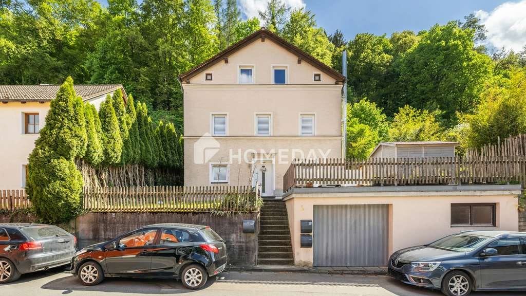 Immobilie in Riedenburg - Kapitalanlage oder Familiendomizil? Vielseitiges Mehrfamilienhaus mit 3 WE und Geschichte 
 - Bild 0