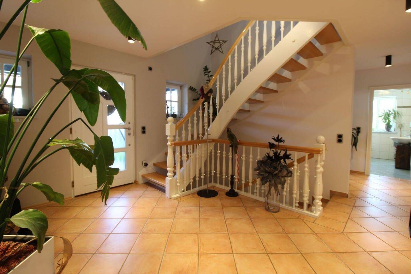 Immobilie in Finsing - Kernsanierte Villa - Luxus, Stil und Wohnqualität vereint - Bild 1