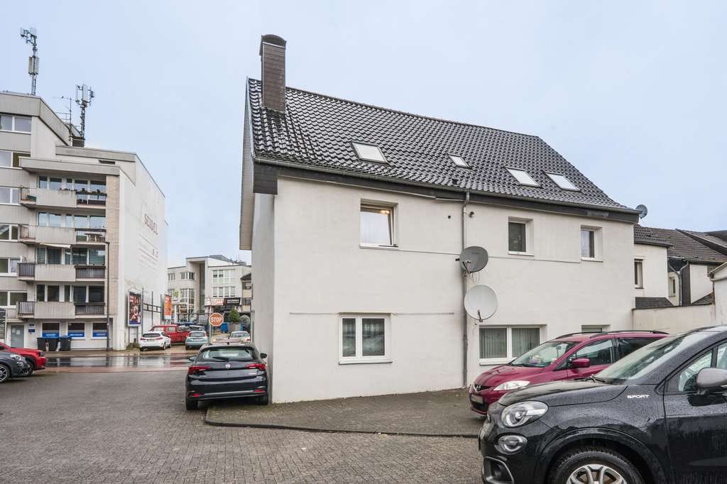 Immobilie in Baesweiler - Attraktives Mehrfamilienhaus mit drei Einheiten und Entwicklungspotenzial - Bild 3