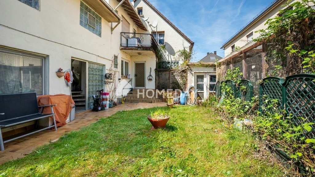 Immobilie in Graben-Neudorf - Familienhaus mit Garten, 2 Garagen, 7 Zimmern und 2. Baufenster in Graben Neudorf - Bild 3
