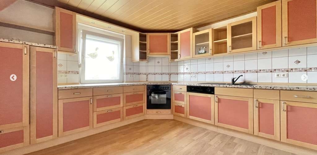 Immobilie in Friedewald - Großzügiges Zweifamilienhaus mit 3 Garagen und Garten - Bild 4
