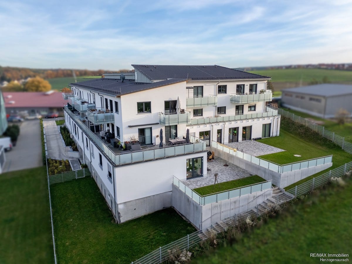 Immobilie in Aurachtal - Komfortables Wohnen im Alter!Barrierefreie 3-Zi.-Wohnung mit großer Dachterrasse - Bild 0