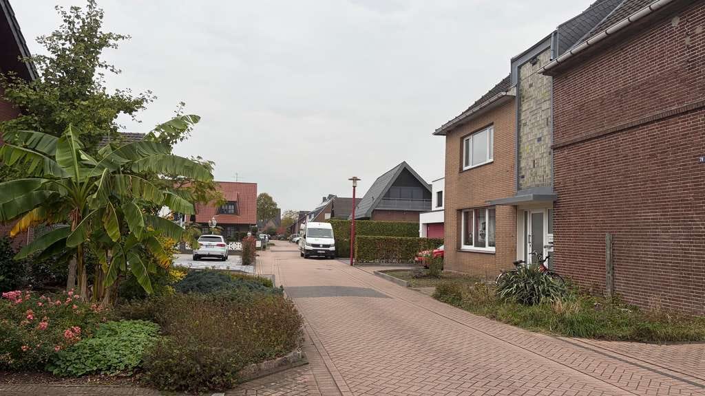 Immobilie in Emmerich am Rhein - Charmantes Mehrfamilienhaus in schöner Lage in Hüthum zu verkaufen - Bild 1