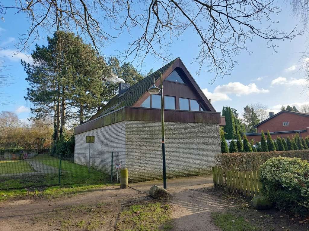 Immobilie in Kisdorf - Kisdorf: Großes Einfamilienhaus in ruhiger Lage mit Potential - provisionsfrei! - Bild 0