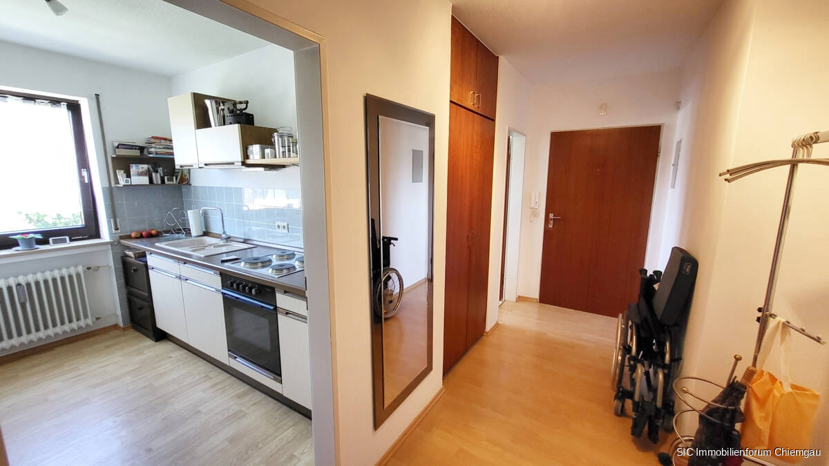 Immobilie in Traunstein - Attraktive 2-Zi.-Wohnung mit Südbalkon in Traunstein 
Nähe Wartberghöhe 
Perfekt als Kapitalanlage - Bild 3