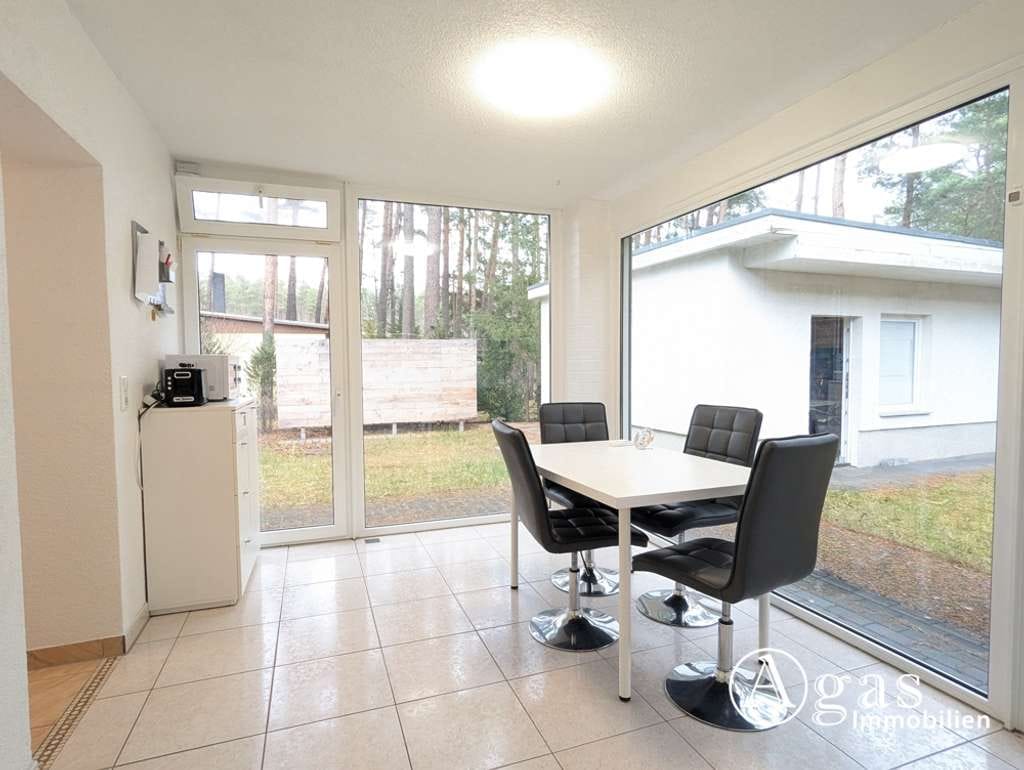Immobilie in Borkheide - Gepflegter Ferienbungalow mit Wintergarten und Nebengebäude auf großzügigem Grundstück in Borkheide - Bild 4