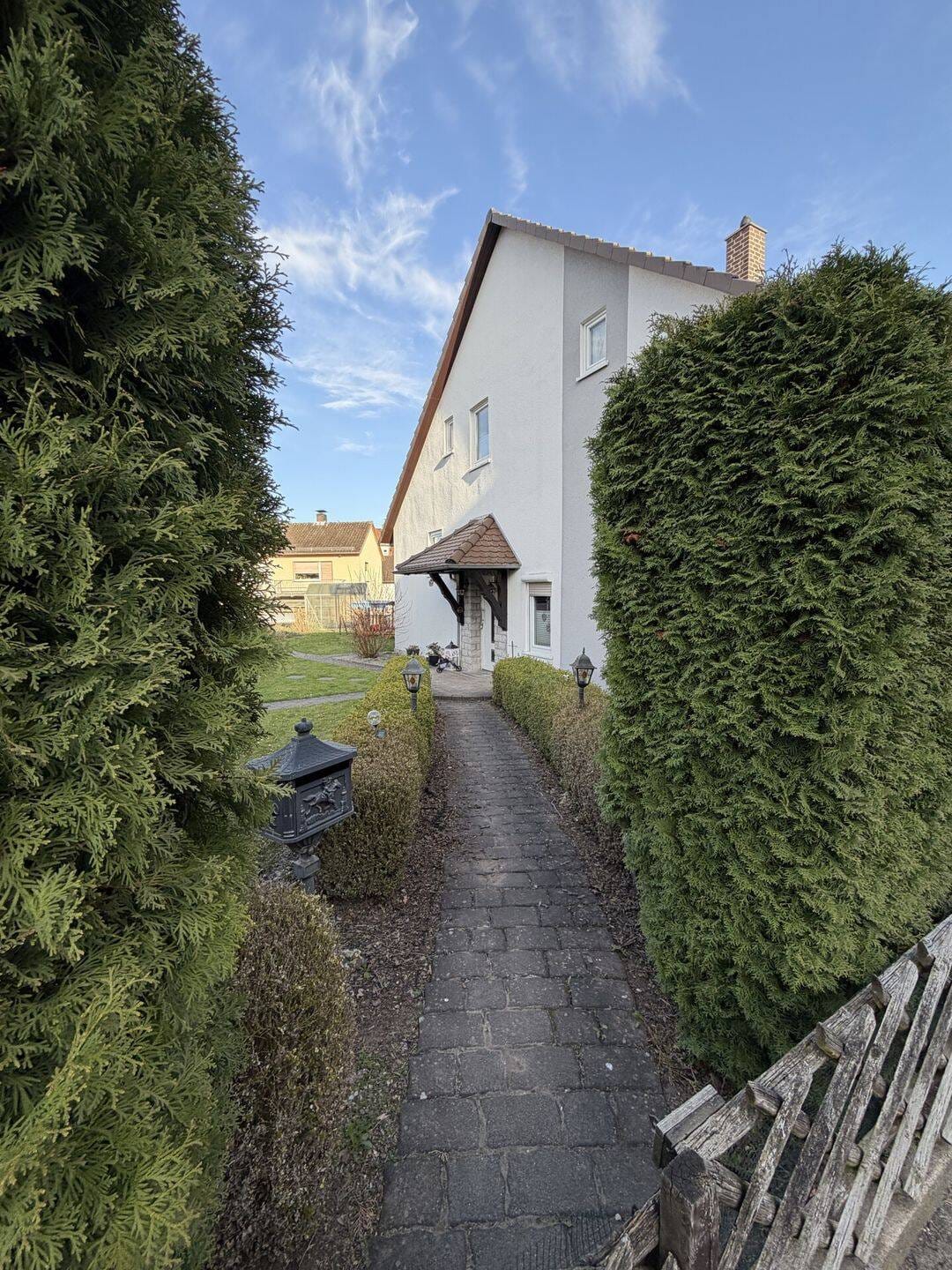 Immobilie in Eschwege - Großzügiges Einfamilienhaus mit Einliegerwohnung - viel Potenzial auf großem Grundstück - Bild 4