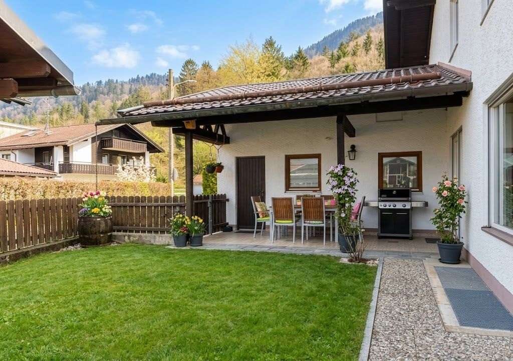 Immobilie in Oberau - Oberau: Sonnige 2-Zimmer-Erdgeschoss-Wohnung, ruhig und grün, großer Hobbyraum - vermietet - Bild 1