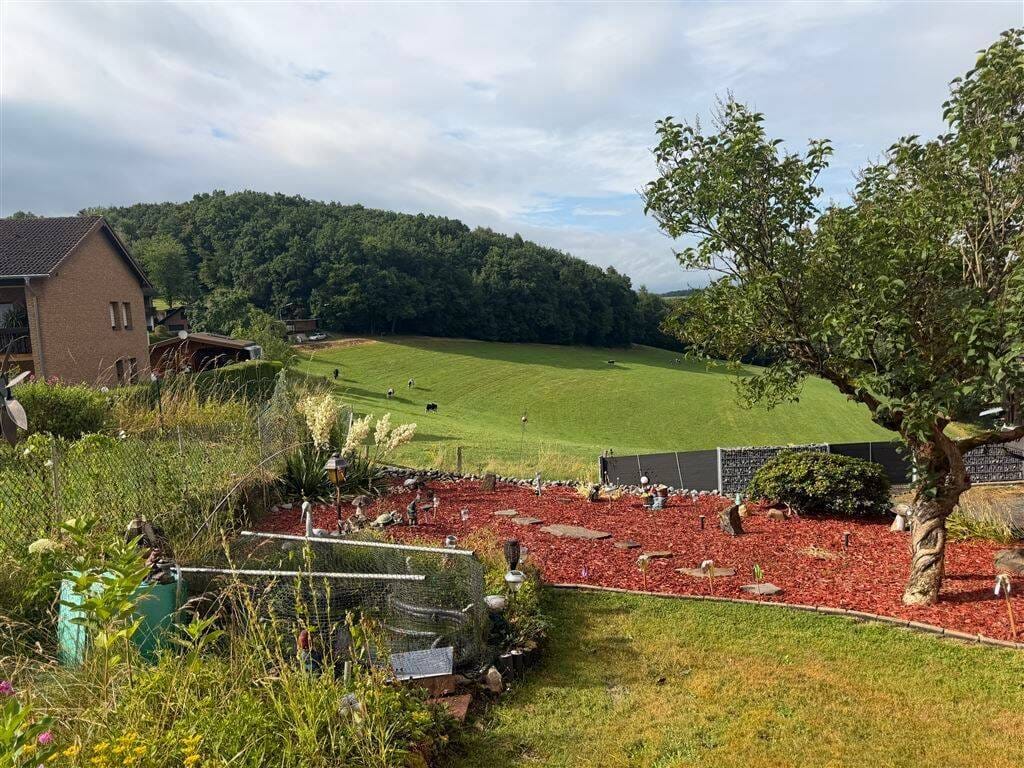 Immobilie in Bitzen - Wissen-Bitzen! Einfamilienhaus in Ortsrandlage mit Aussicht, Top Zustand! - Bild 2