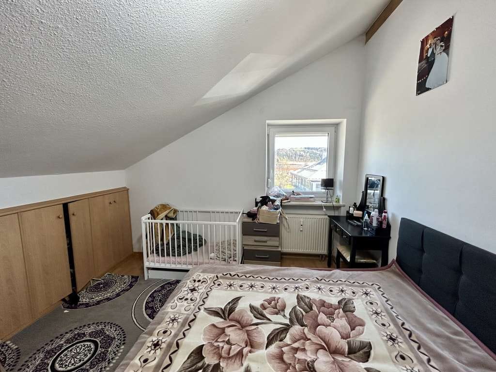 Immobilie in Traunstein - 2,5-Zimmer-Dachgeschosswohnung in Traunstein/Haslach mit Balkon - Bild 4