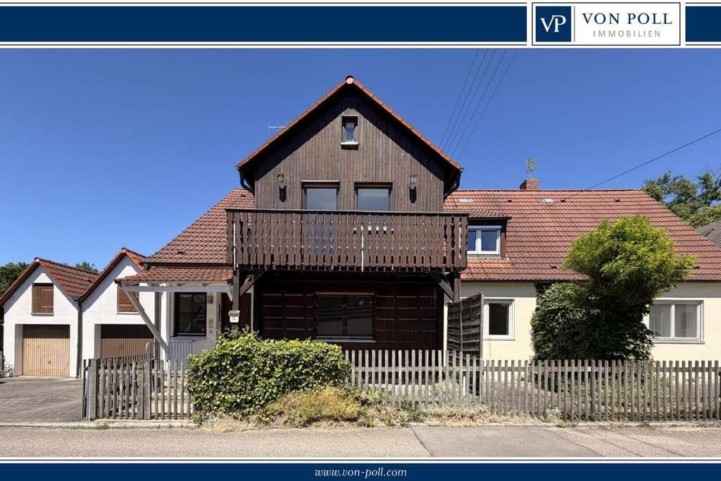 Immobilie in Hohenaltheim - Bezugsfertiges Einfamilienhaus mit angeschlossenem Nebengebäude, Garten, Balkon und zwei Garagen - Bild 0