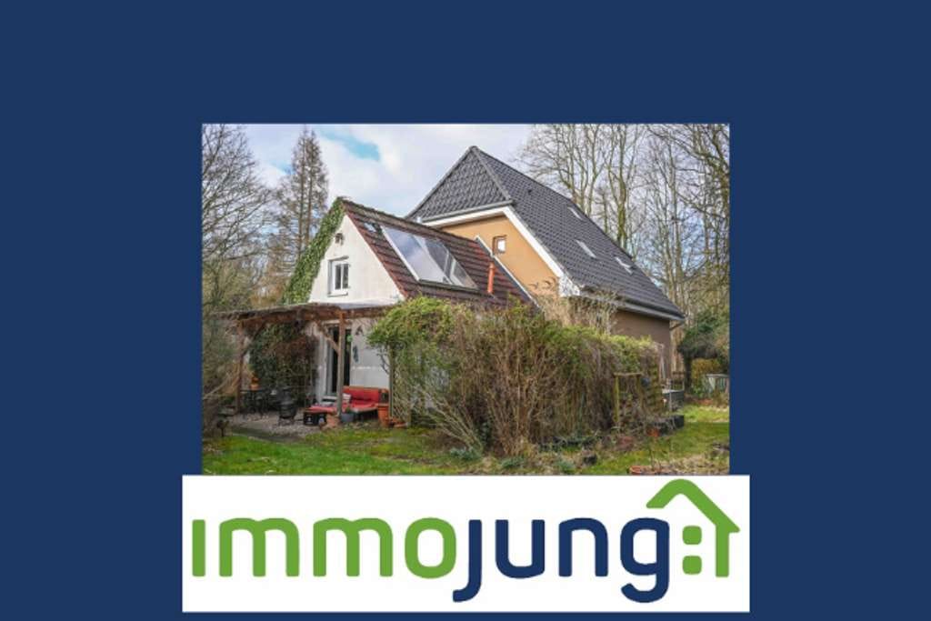 Immobilie in Bremervörde - Attraktives Einfamilienhaus in zentraler Lage mit charmantem Garten in Bremervörde - Bild 0