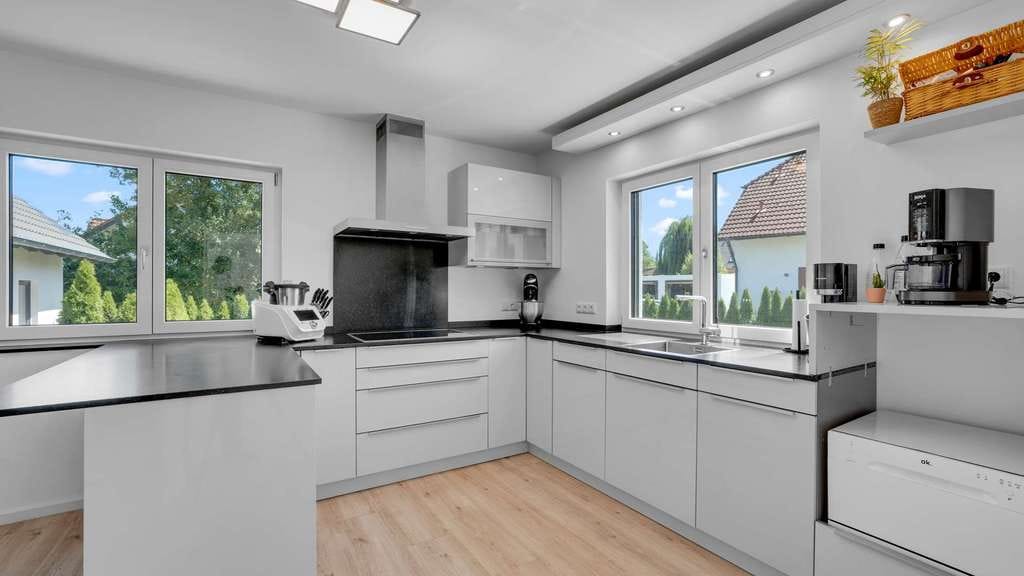 Immobilie in Hummeltal - Hochwertiger Neubau! Energieeffizientes Architektenhaus mit Privatsphäre auf großem Grundstück - Bild 3