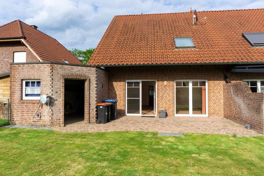 Immobilie in Sonsbeck - Gepflegte Doppelhaushälfte mit Garten, Garage und Einbauküche - Bild 1