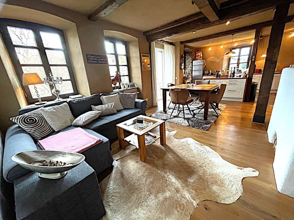 Immobilie in Üxheim - Wohnen Sie da, wo andere Urlaub machen
1 Haus und 1 Wohnung  mit Doppelgarage
stilvoll - gemütlich - Bild 1