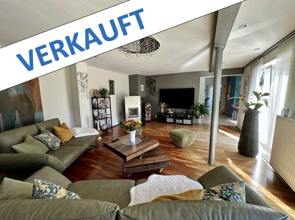 Immobilie in Amberg - VERKAUFT: Großzügiges Einfamilienhaus in Amberg - Wohnen, Arbeiten & Leben unter einem Dach - Bild 0
