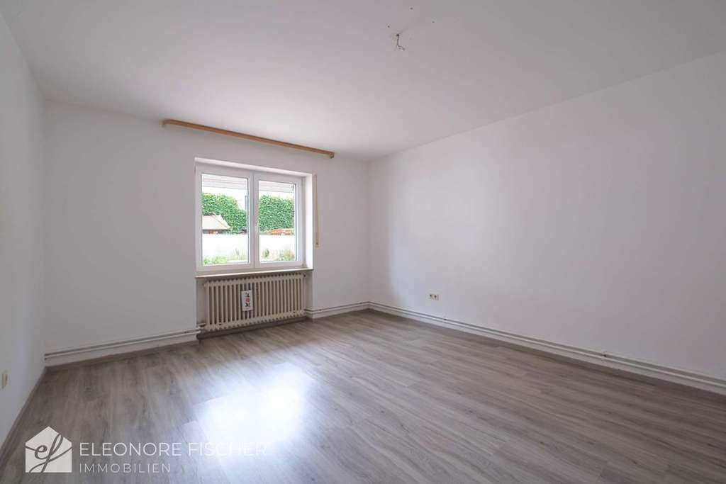 Immobilie in Nördlingen - Renovierte 3-Zi.-Erdgeschosswohnung mit Terrasse und Stellplatz vor den Toren Nördlingens - Bild 4