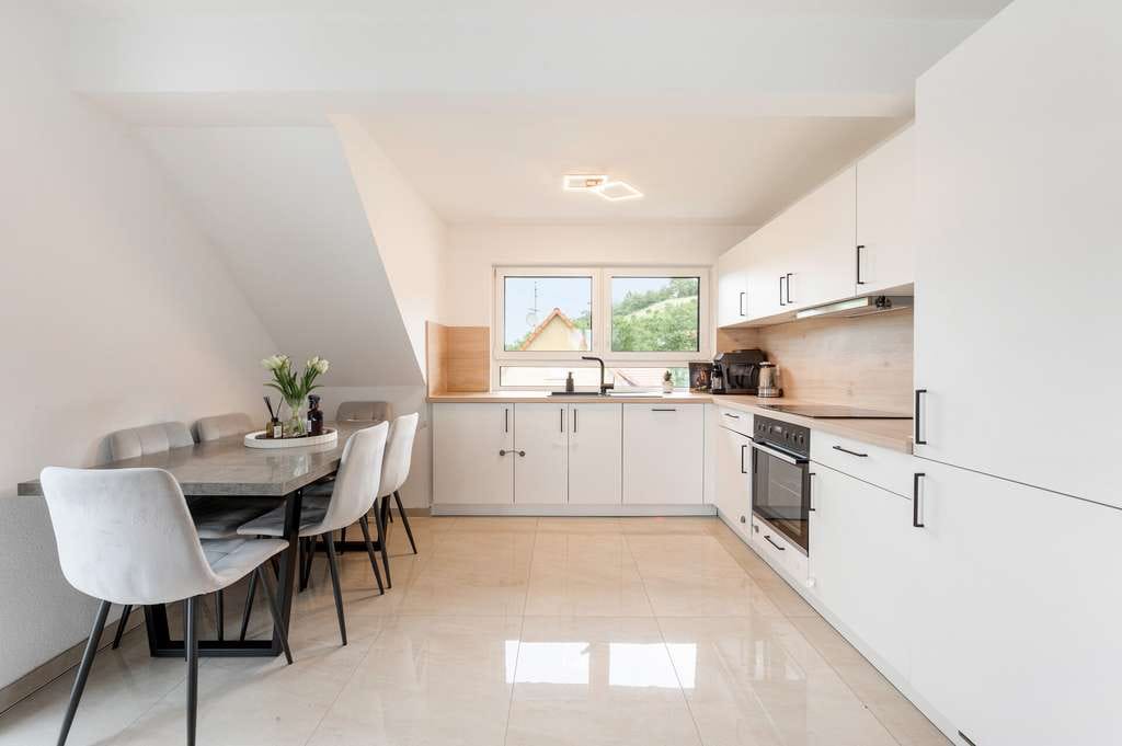 Immobilie in Untergruppenbach - Attraktive Kapitalanlage: Vermietetes DG‑Apartment mit Luft/Wasser‑Wärmepumpe und Terrasse - Bild 0