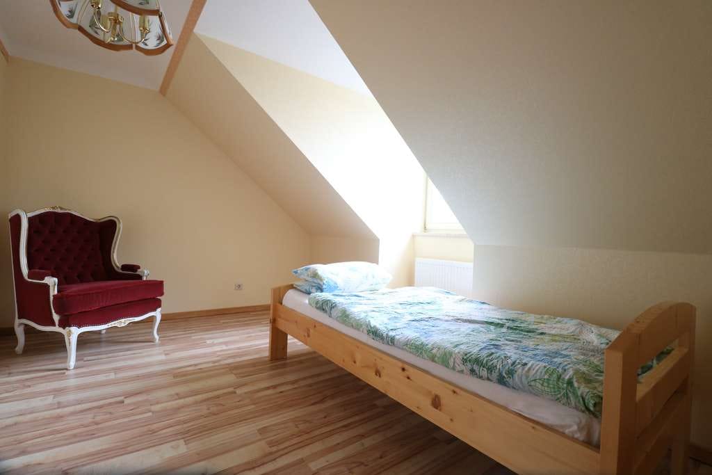 Immobilie in Großschirma - Individuelles Architektenhaus für naturverbundene Menschen mit individuellen Wohnvorstellungen - Bild 4