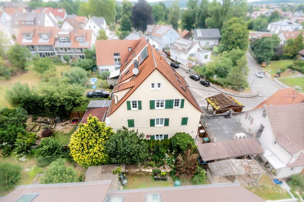 Immobilie in Hochdorf - Stilvoll kernsaniertes Bauernhaus mit Garten, Terrasse, 2x Carports & Gewölbekeller - Bild 0