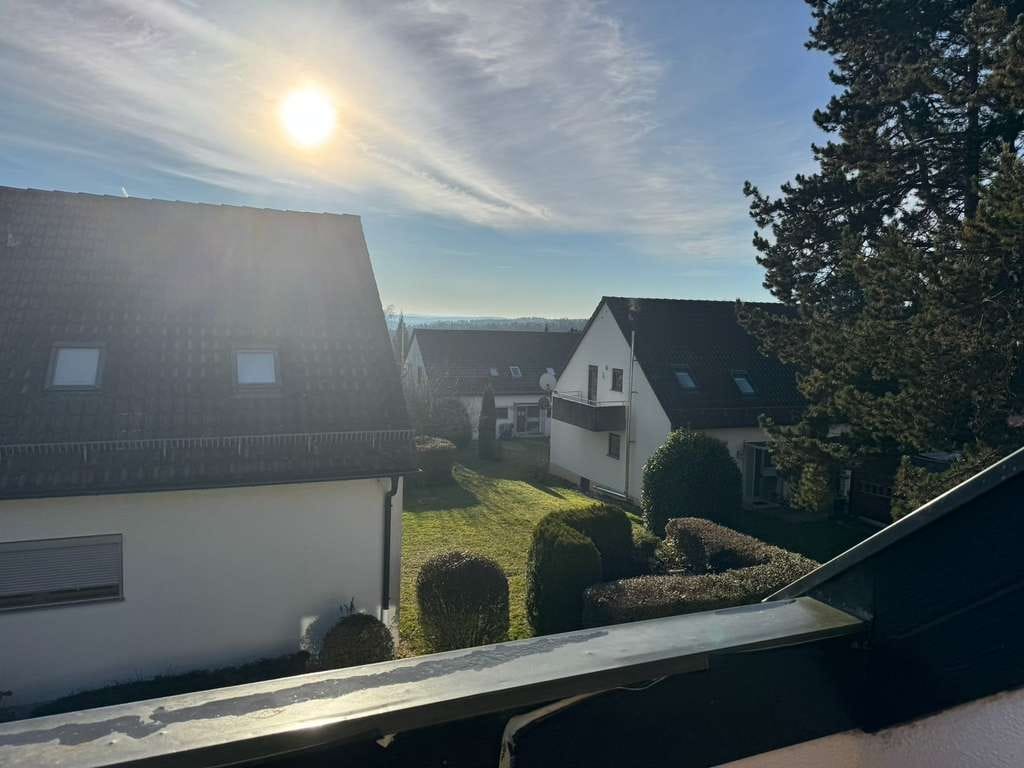 Immobilie in Bad Liebenzell - Charmante 2-Zimmer-Wohnung mit Südbalkon in idyllischer Höhenlage – Bad Liebenzell Unterlengenhardt - Bild 1
