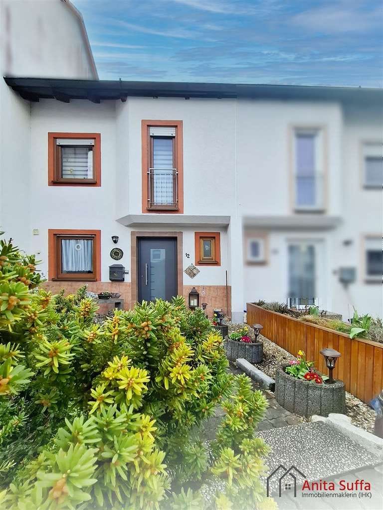 Immobilie in Dietersheim - Wohlfühlen auf drei Etagen – gepflegtes Reihenhaus in ruhigem Wohngebiet - Bild 0