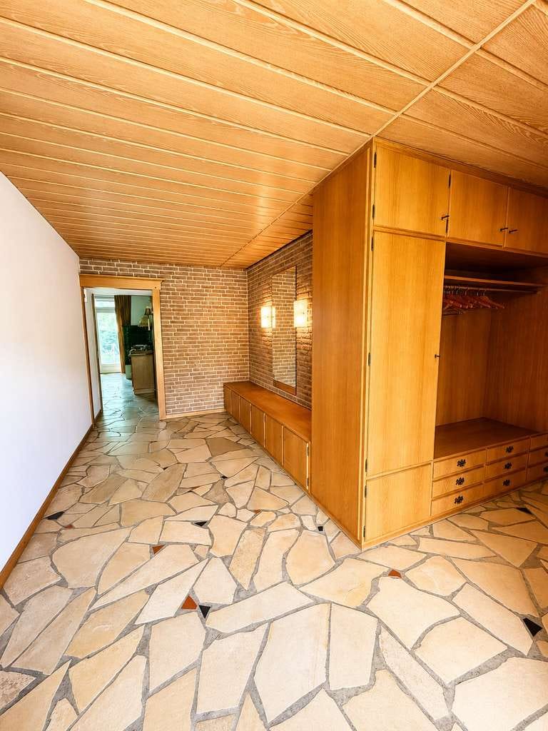 Immobilie in Adendorf - Einfamilienhaus mit großem, parkähnlichem Grundstück, Pool und Garage in Adendorf - Bild 2