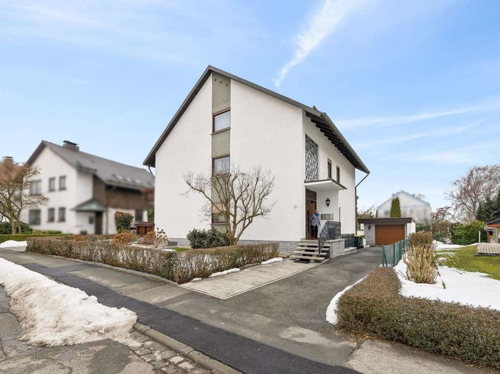 Immobilie in Neustadt bei Coburg - Attraktives 3-Familienhaus mit großzügigem Grundstück in Neustadt bei Coburg - Bild 0