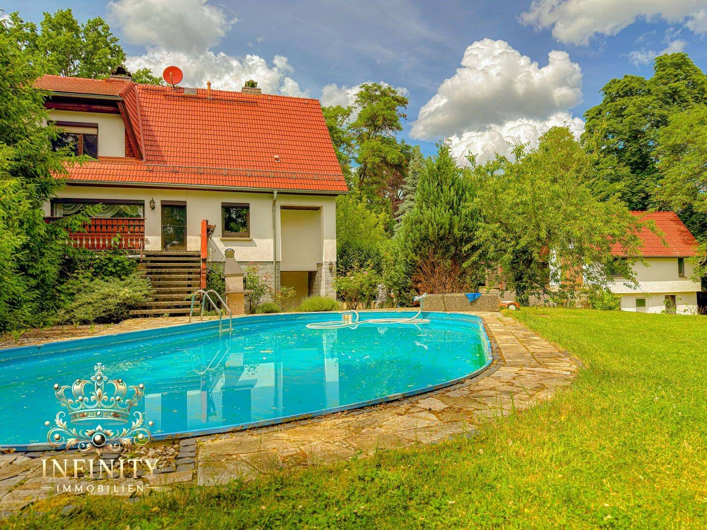 Immobilie in Colditz - Doppelhaushälfte mit Schlossblick, Pool und ca. 1.000 m² Grundstück in Colditz - Bild 2