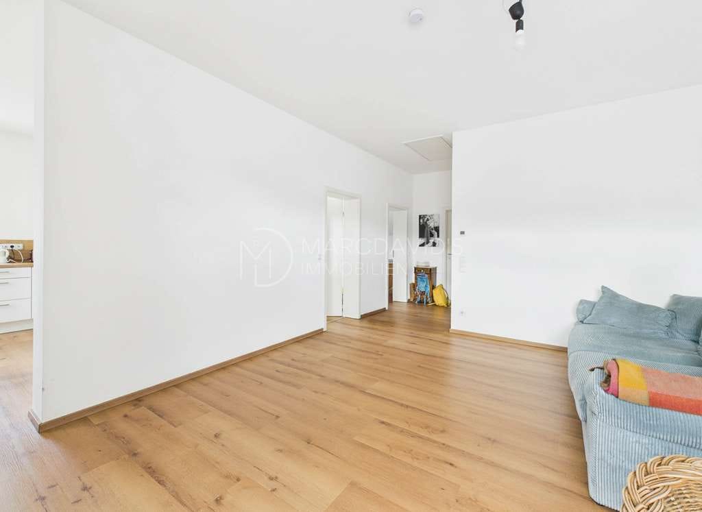 Immobilie in Bad Kötzting - Neu! Neuwertige 3-Zi-DG-Wohnung mit Loggia, EBK, Garage & Stellplatz - Bild 3
