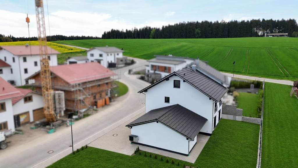 Immobilie in Egglkofen - Moderne Doppelhaushälfte in grüner Idylle – Ihr Rückzugsort mit Stil - Bild 3