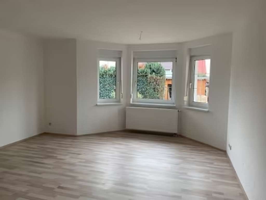 Immobilie in Priestewitz - Doppelhaushälfte mit Garten und Garage in Priestewitz zu verkaufen - Bild 2
