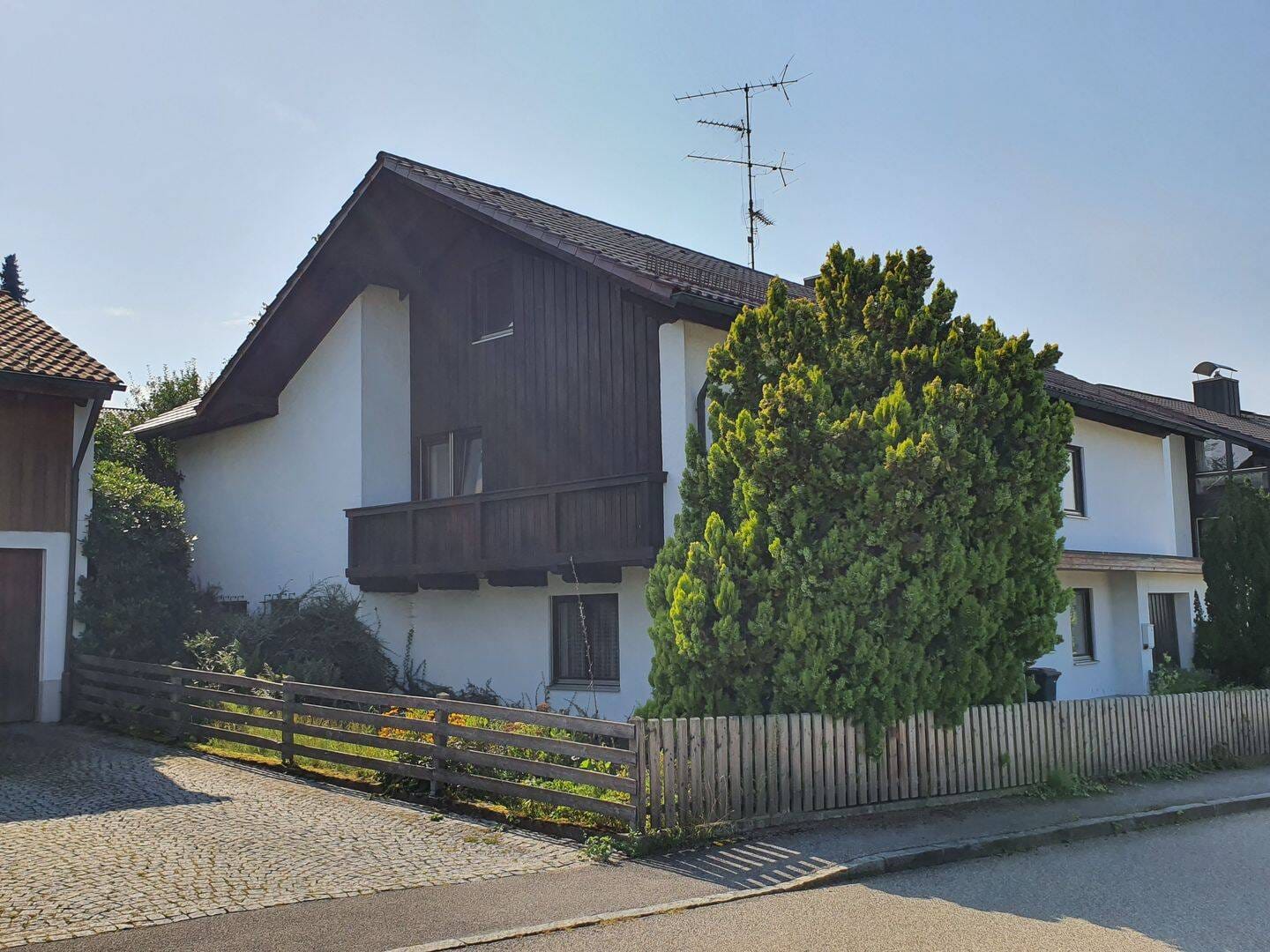 Immobilie in Vilsbiburg - Großzügiges Einfamilienhaus in einer bevorzugten Wohngegend von Vilsbiburg - Bild 0