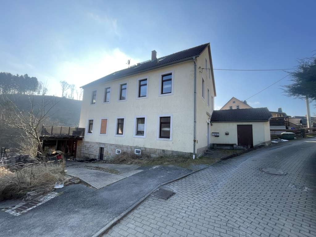 Immobilie in Bad Schandau - Freistehendes Zweifamilienhaus in Bad Schandau – Wohnen wo andere Urlaub machen - Bild 0